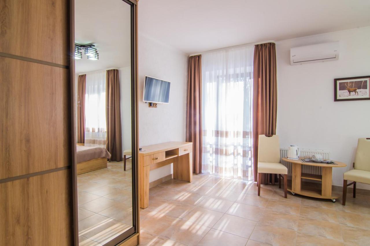 Hotel Мисливець В Комплексі "Сокіл" Susk Exterior foto